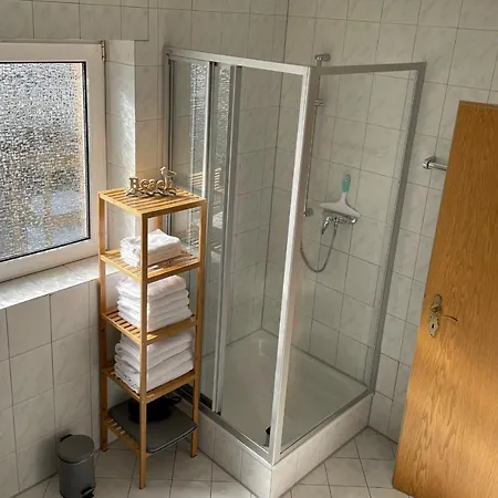 Grosse Ferienwohnung Fur Familien Und Gruppen - Moviepark Nahe - 2 Schlafzimmer Wohnzimmer Apartment Schermbeck
