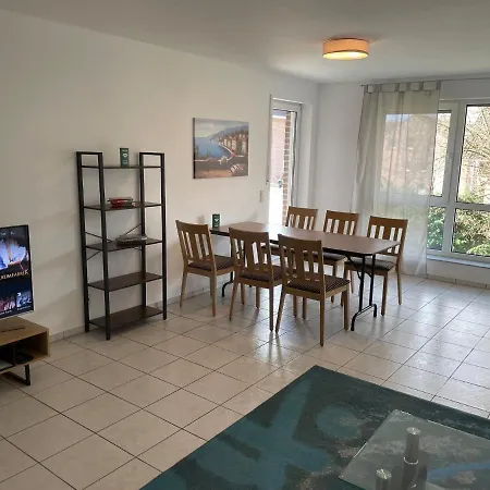 Grosse Ferienwohnung Fur Familien Und Gruppen - Moviepark Nahe - 2 Schlafzimmer Wohnzimmer Apartment